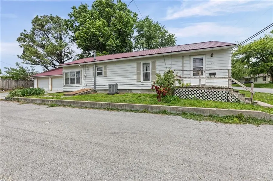 112 S Locust Street, Cameron, MO 64429 - #2