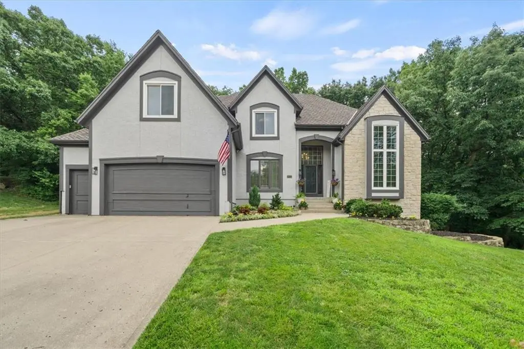 5812 NW Hickory Place, Parkville, MO 64152 - #1