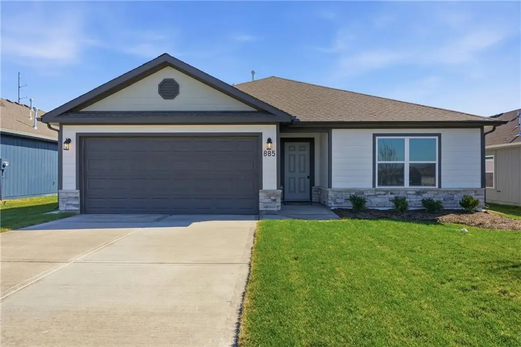 588 W Bluebird Street, Gardner, KS 66030 - #1