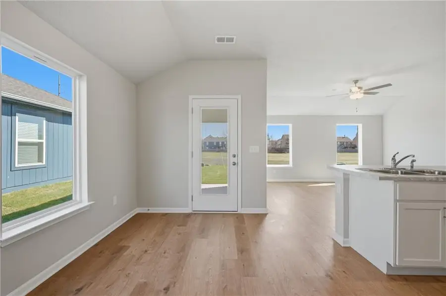 588 W Bluebird Street, Gardner, KS 66030 - #2