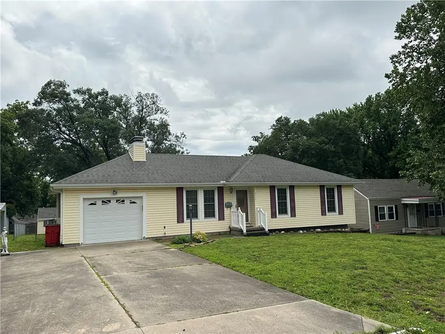 311 N 18th Street, Lexington, MO 64067 - #3