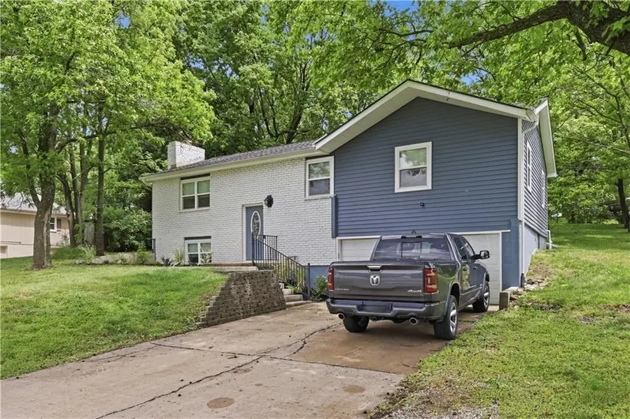 6709 Eastside Drive, Kansas City, MO 64152 - #2