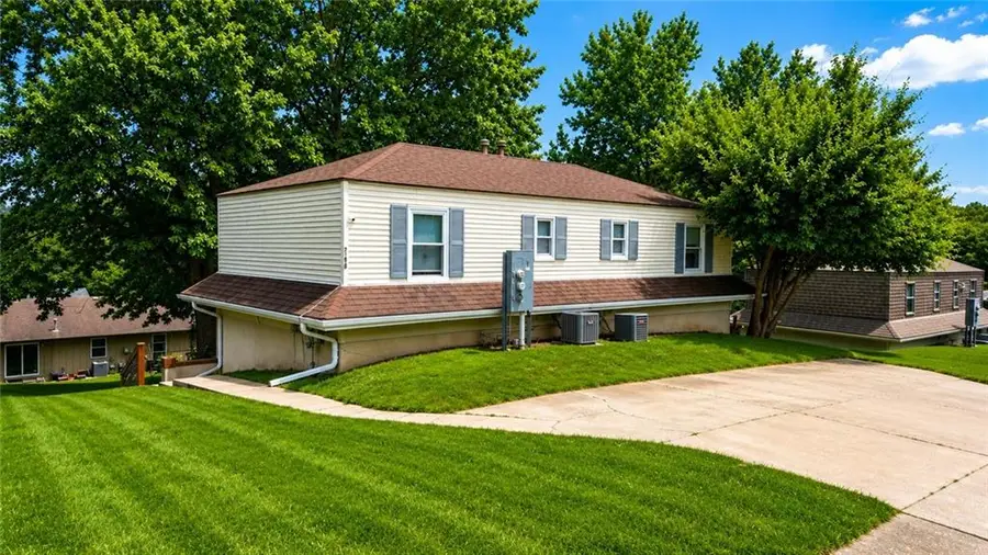 717 NE Ball Drive, Lees Summit, MO 64086 - #3