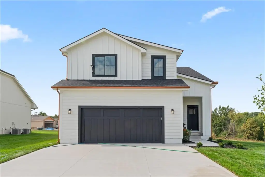 2004 SE Oak Ridge Drive, Oak Grove, MO 64075 - #1