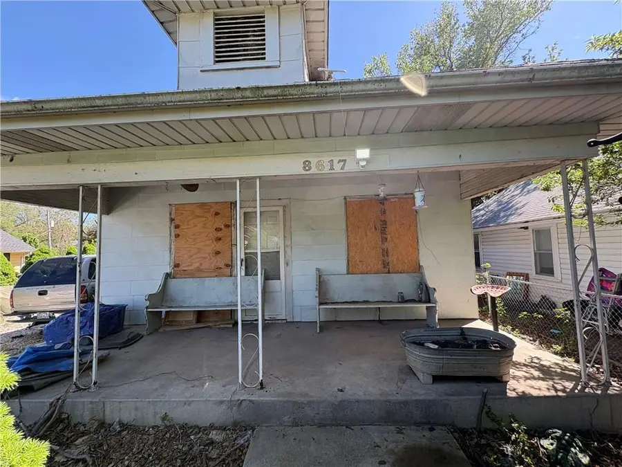 8617 Thompson Avenue, Kansas City, MO 64125 - #3