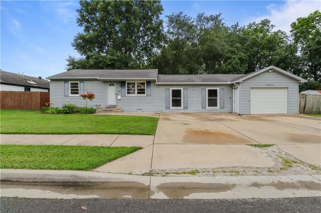6036 Rosehill Road, Shawnee, KS 66216 - #1