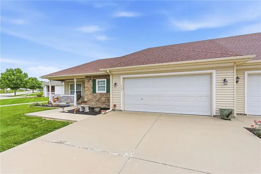 2121 N 114 Terrace, Kansas City, KS 66109 - #3