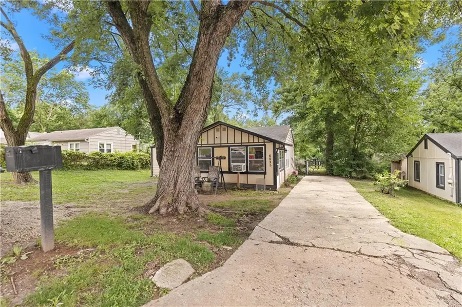 6025 Freeman Avenue, Kansas City, KS 66102 - #2