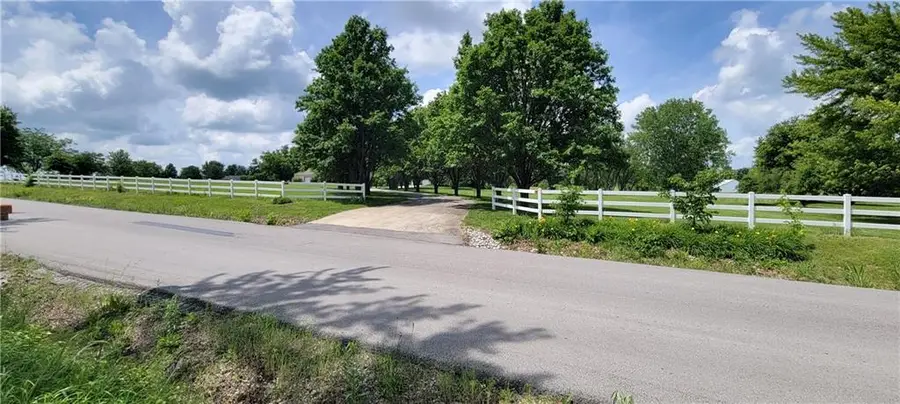 1010 N Prairie Lane, Raymore, MO 64083 - #2