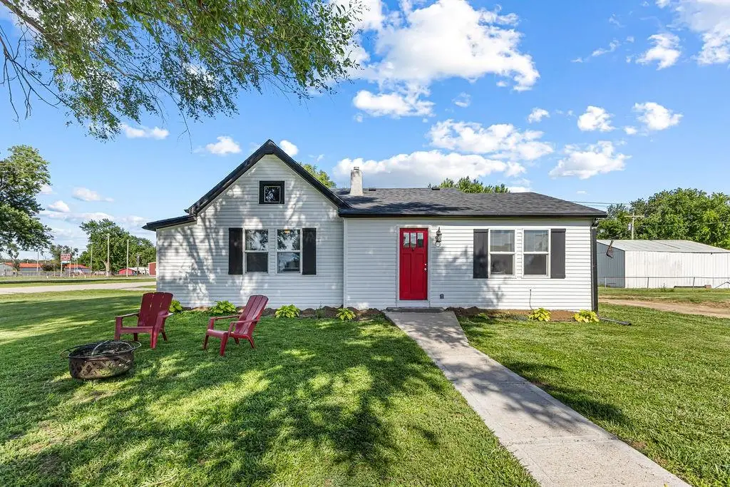 407 N 9th Street, Elwood, KS 66024 - #1
