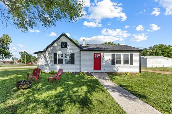 407 N 9th Street, Elwood, KS 66024