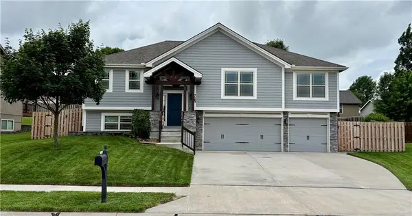 725 E 13th Terrace, Kearney, MO 64060