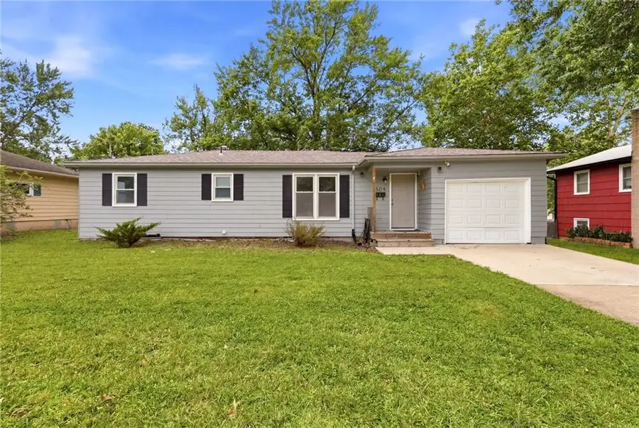 604 S Hickory Street, Gardner, KS 66030 - #3
