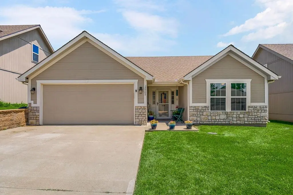 12209 N Pomona Lane, Kansas City, MO 64163 - #1