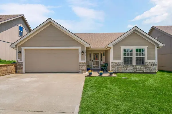 12209 N Pomona Lane, Kansas City, MO 64163