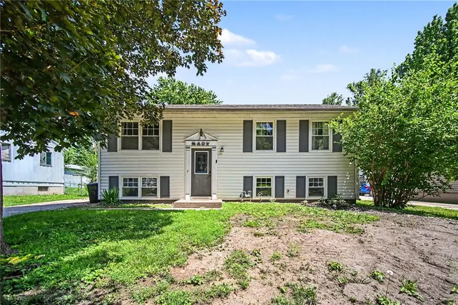 2407 Meadow Trail, Saint Joseph, MO 64503 - #2