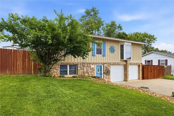 8430 Tauromee Avenue, Kansas City, KS 66112