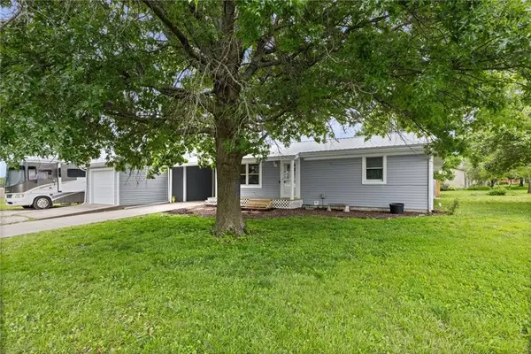 330 N Grant Street, Garnett, KS 66032