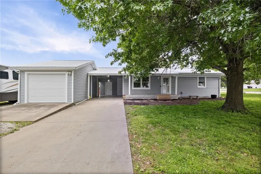 330 N Grant Street, Garnett, KS 66032 - #2