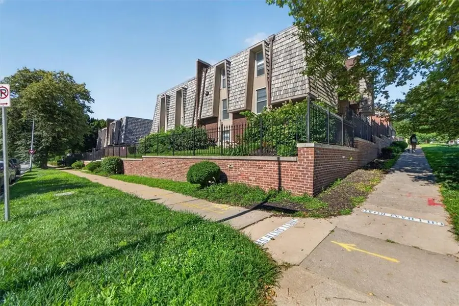 3608 Gillham Road #26, Kansas City, MO 64111 - #2