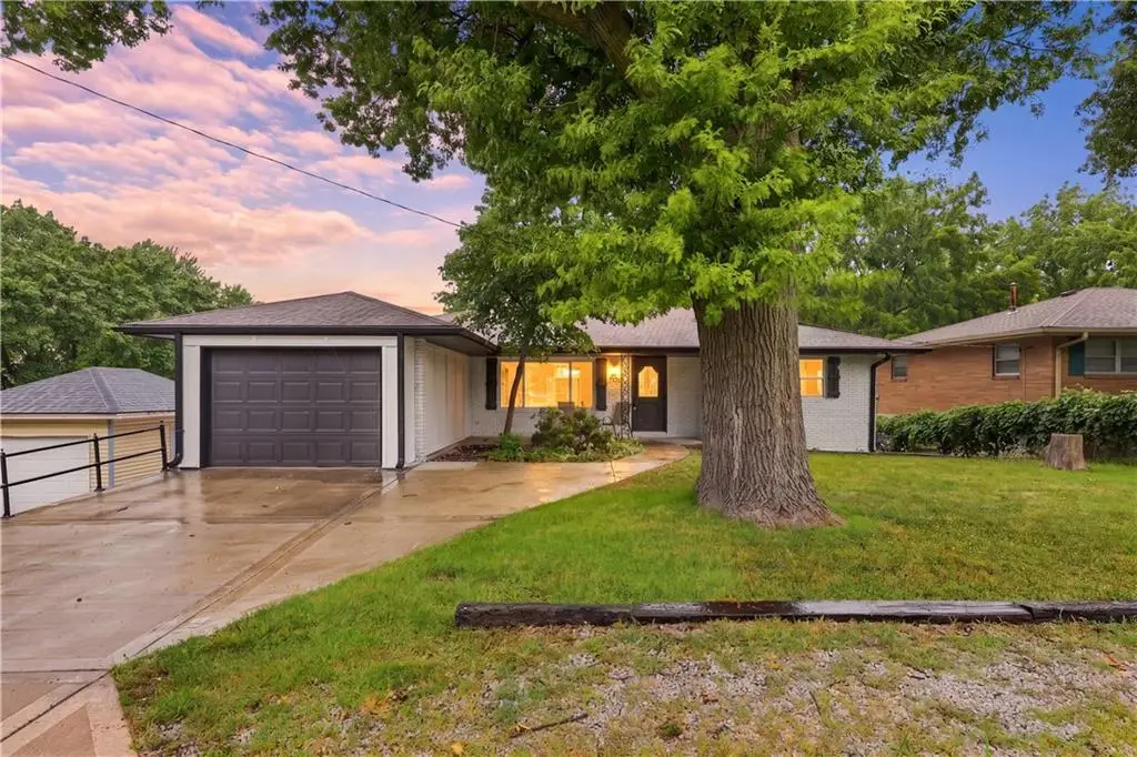 2806 N River Boulevard, Independence, MO 64050 - #1