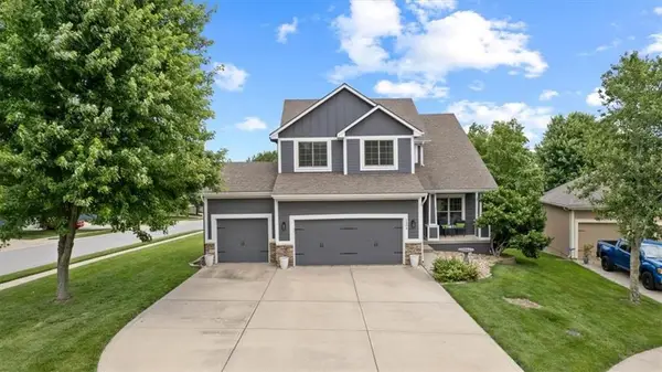1304 Ashdown Circle, Raymore, MO 64083