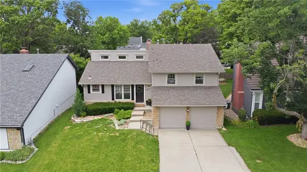 604 NE Burning Tree Street, Lee's Summit, MO 64064
