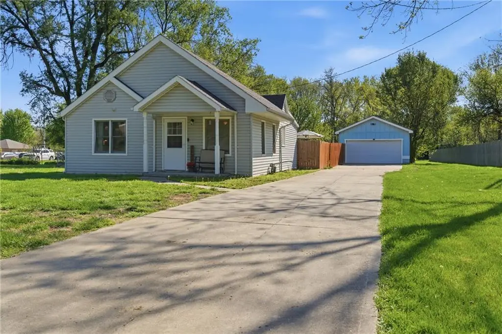 3025 Shrine Park Road, Leavenworth, KS 66048 - #1
