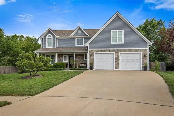 20934 Cottonwood Circle, Spring Hill, KS 66083