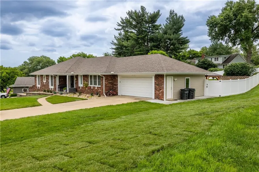 20 Stonecrest Drive, Saint Joseph, MO 64506 - #2
