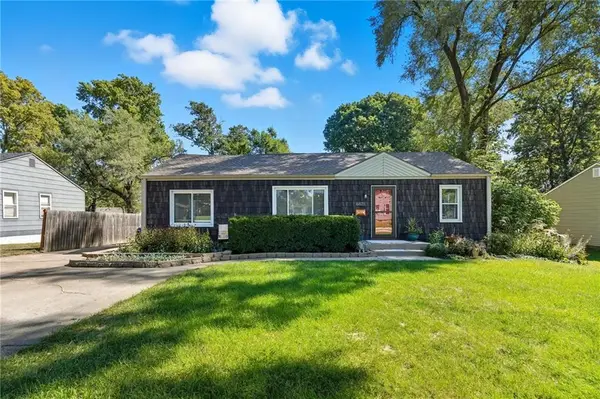 6823 Barton Drive, Shawnee, KS 66203