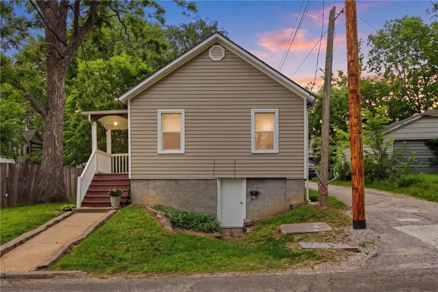 7 N Iron Street, Paola, KS 66071 - #2