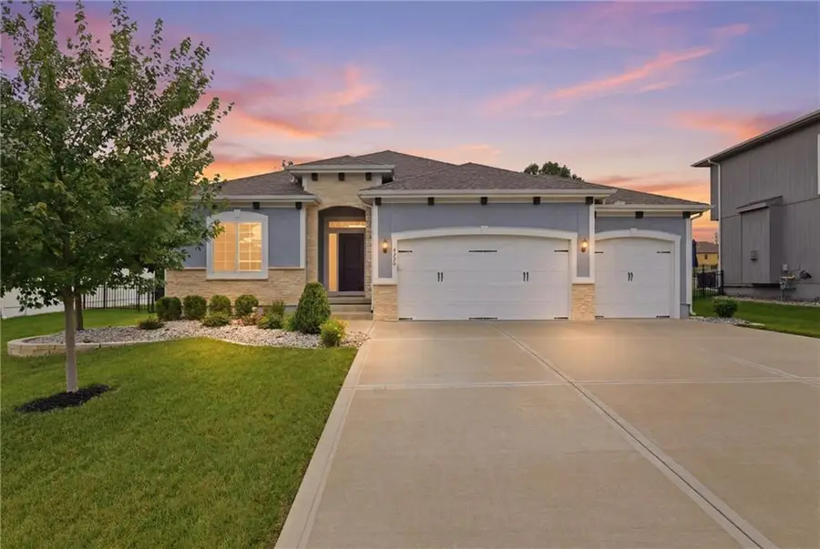 4520 SW Nautilus Place, Lees Summit, MO 64082 - #2