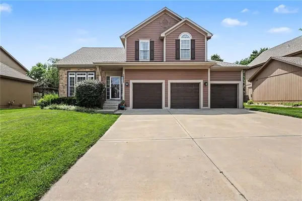 10952 S Emerald Street, Olathe, KS 66062