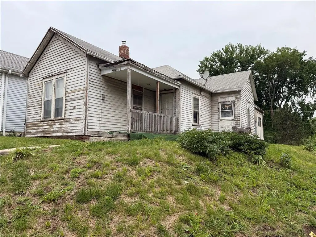 2725 Delaware Street, Saint Joseph, MO 64506 - #1