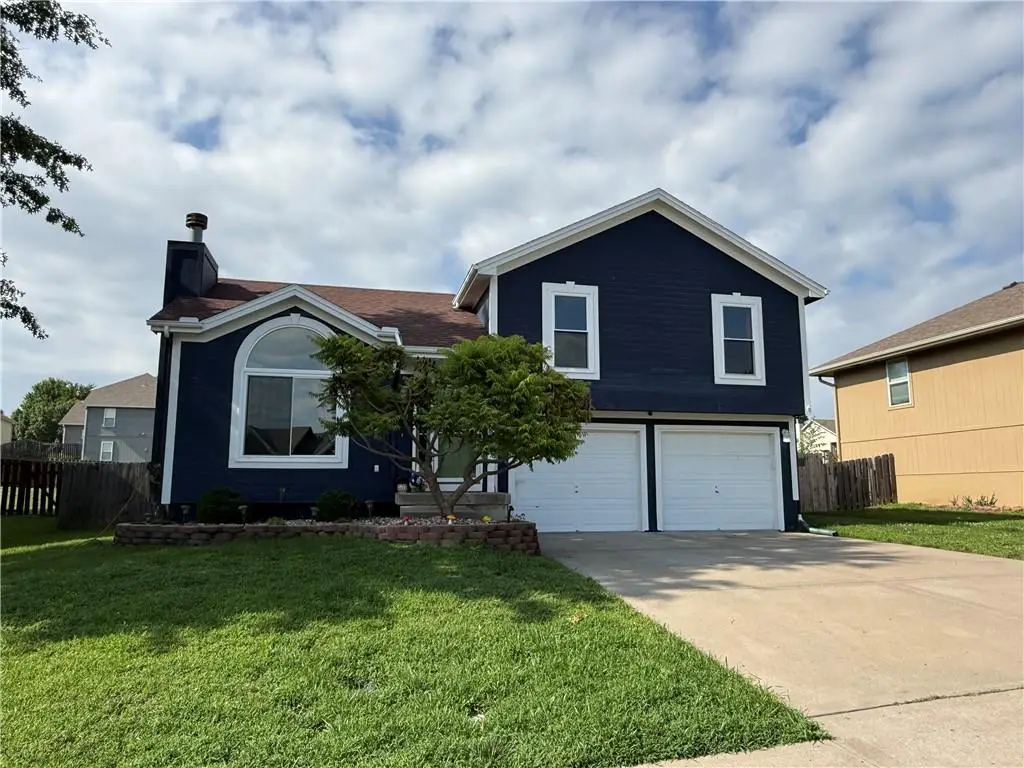 104 Spinnaker Drive, Smithville, MO 64089 - #1
