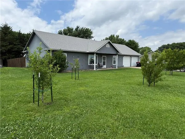 423 N Olive Street, Garnett, KS 66032