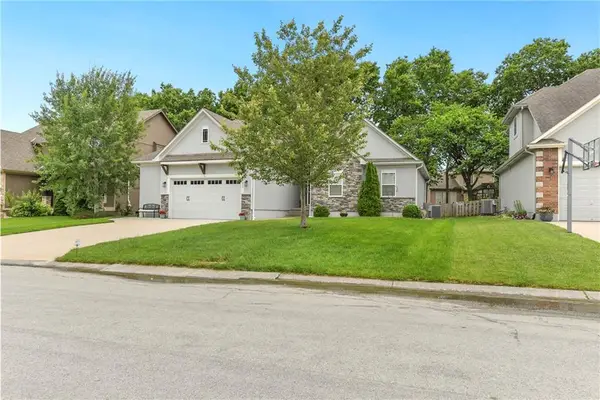 2821 SE Jennifer Drive, Lee's Summit, MO 64063