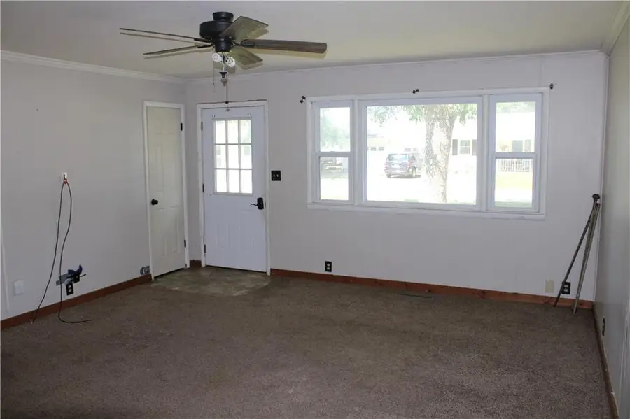 414 N Logan Street, Girard, KS 66743 - #2