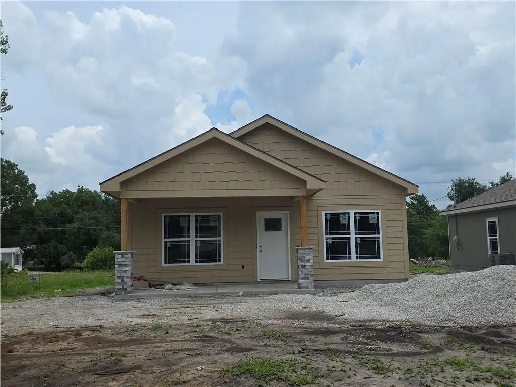 829 S Cherry Street, Ottawa, KS 66067 - #1