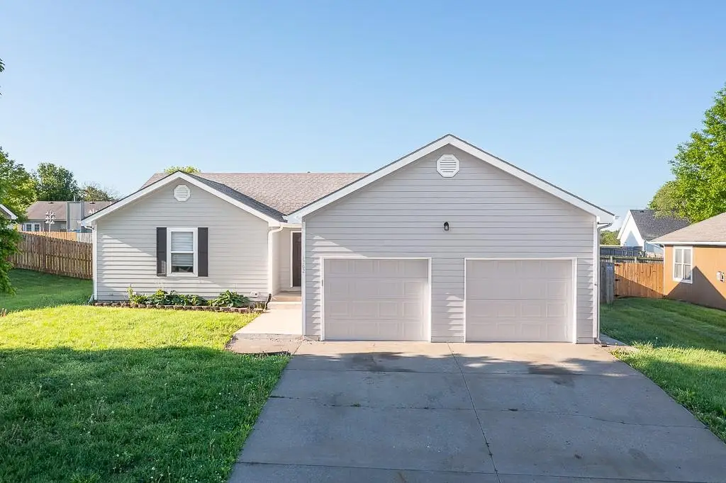 1762 Finch Drive, Tonganoxie, KS 66086 - #1