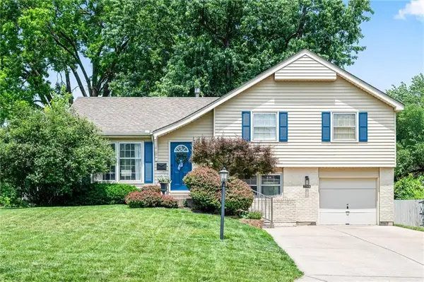 7508 W 95th Terrace, Overland Park, KS 66212