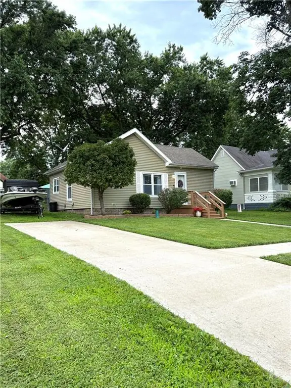 815 Meade Street, Brookfield, MO 64628