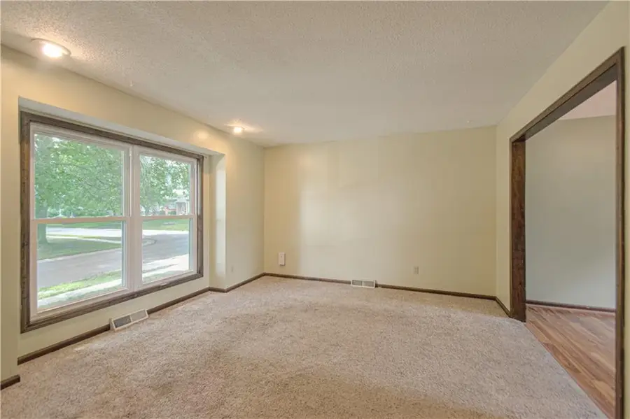 16307 Spring Valley Road, Belton, MO 64012 - #3