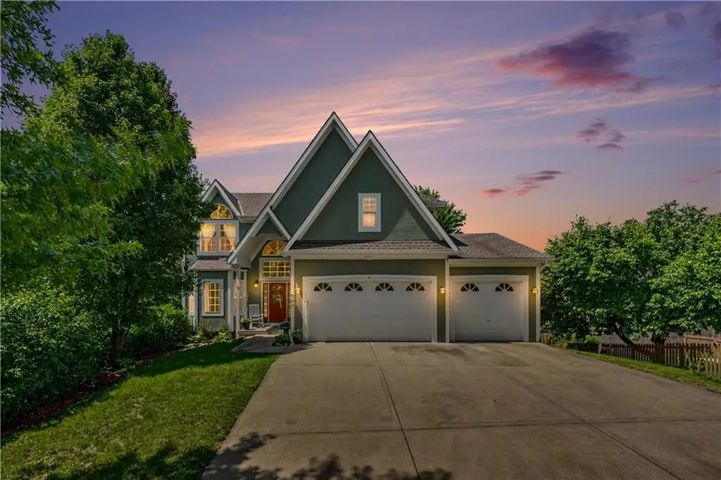 905 Ash Drive, Smithville, MO 64089 - #1