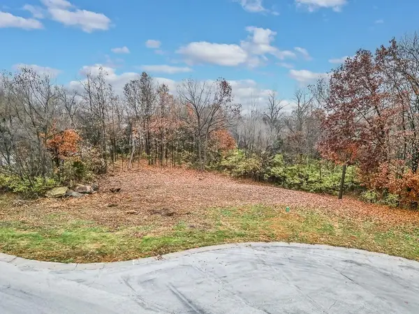 1946 Edgewood Drive, Leavenworth, KS 66048