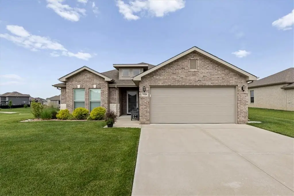 7528 Arapahoe Drive, Shawnee, KS 66227 - #1