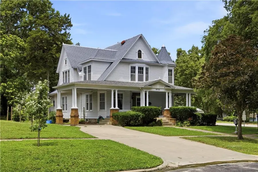 103 S 8th Street, Fredonia, KS 66736 - #2