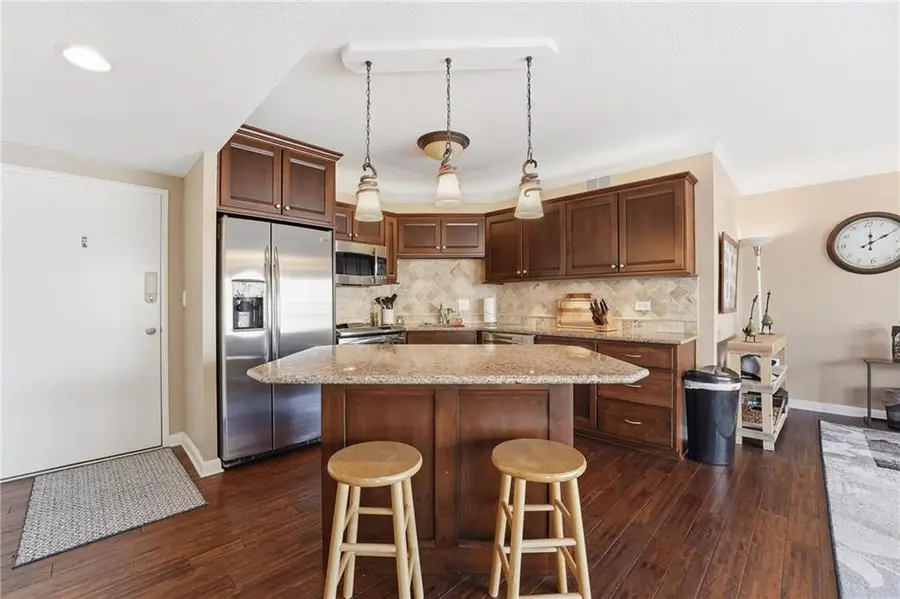 310 W 49th Street #201, Kansas City, MO 64112 - #3