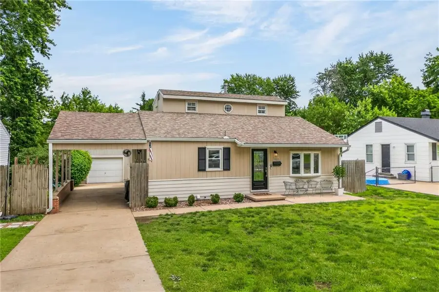 1711 N Dodgion Avenue, Independence, MO 64050 - #2
